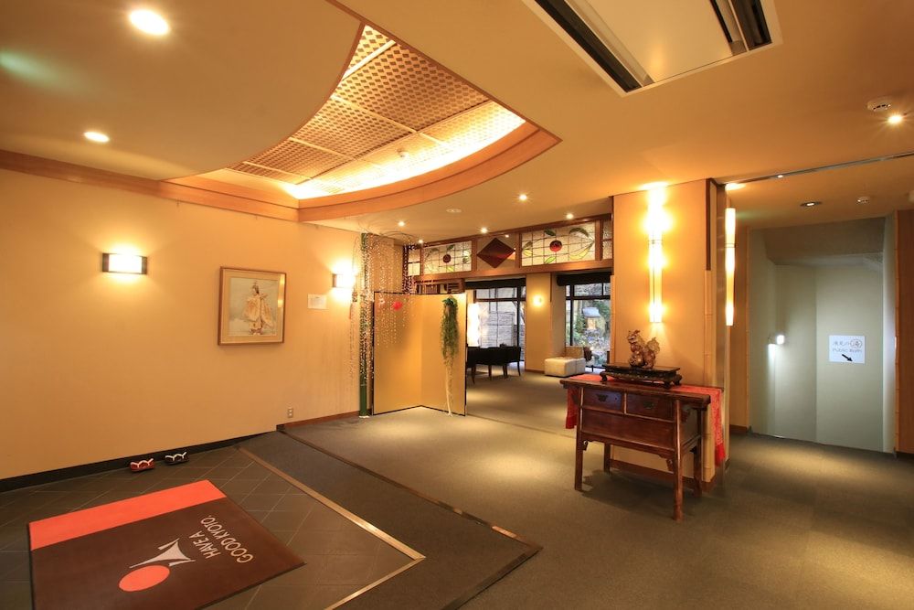NISHIYAMA RYOKAN Established in 1953 2