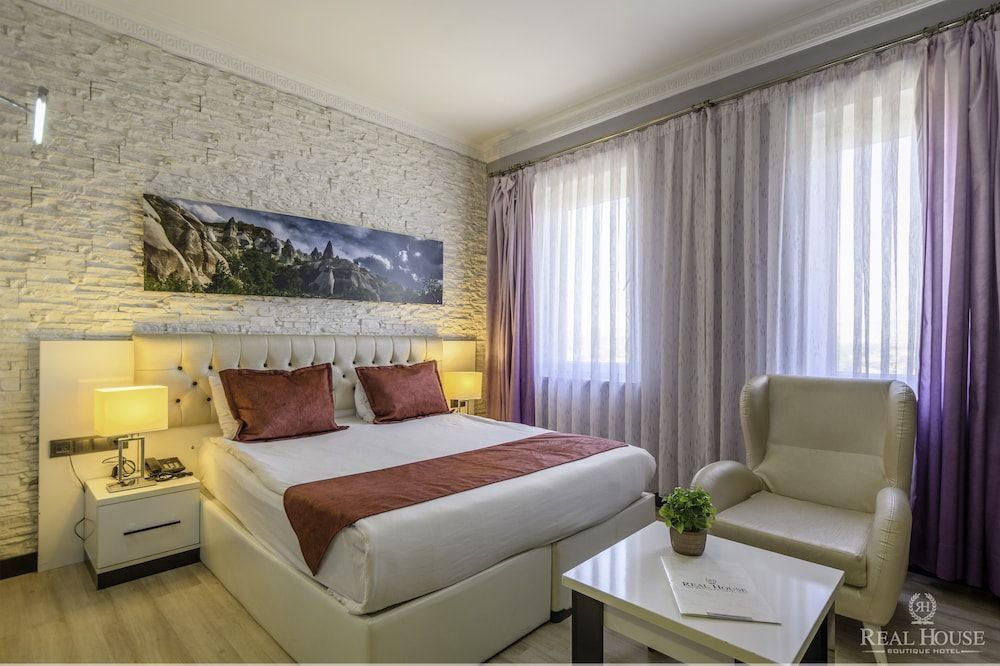 Real House Hotel 2
