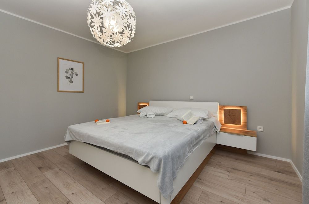 Apartment 1481 2