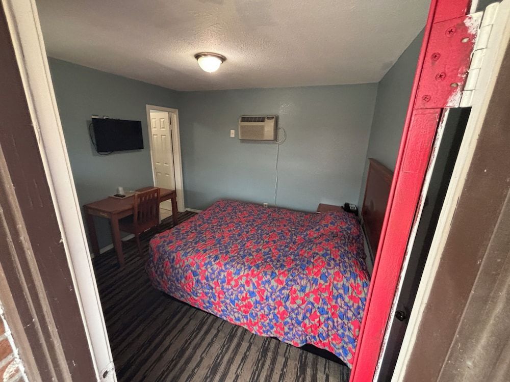Hiway Inn 2