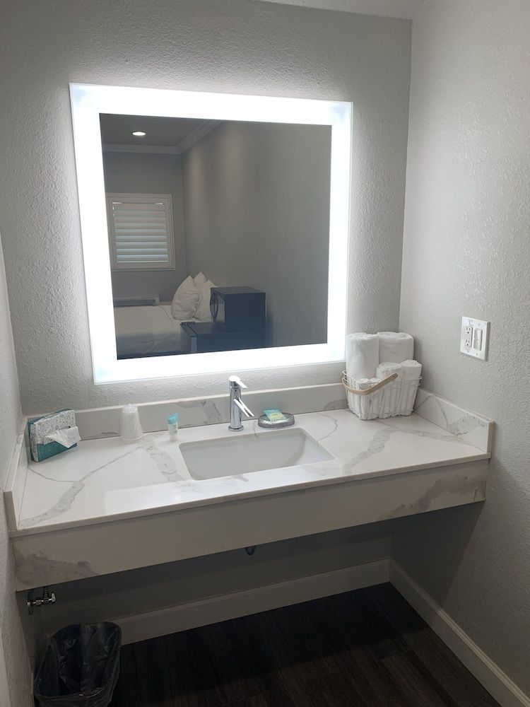 Elmwood Motel 1