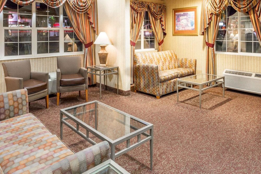 Royal Inn Midvale 2