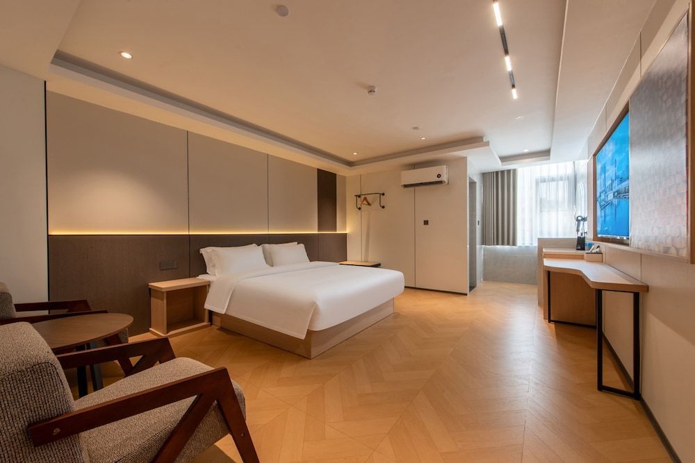 Huahang Hotel - Free airport shuttle bus 1