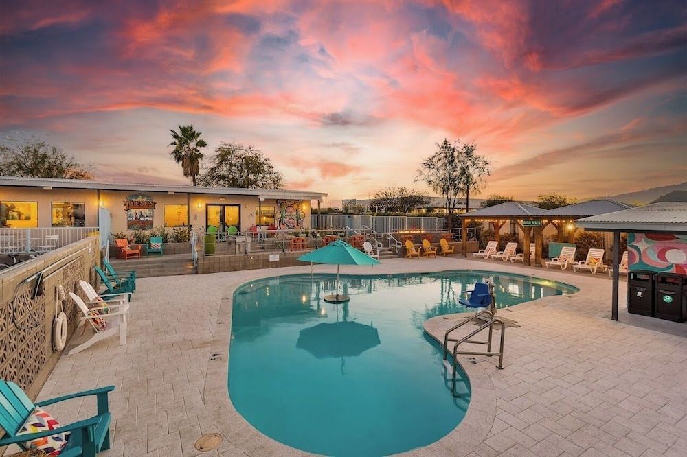 Hotel McCoy Tucson - Art, Coffee, Beer, Wine, Pool 1