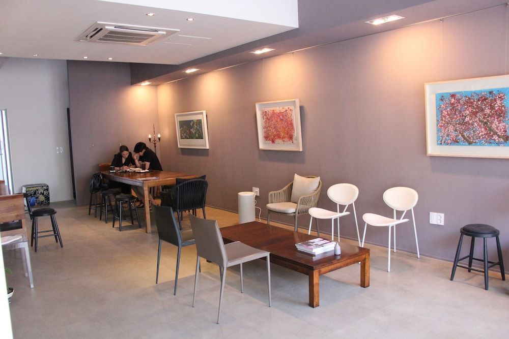 Wood House Hotel 1
