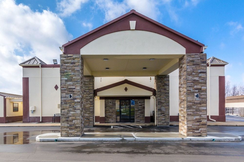 Econo Lodge Cloverdale 1