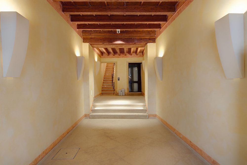 1881 LUXURY SUITES 1
