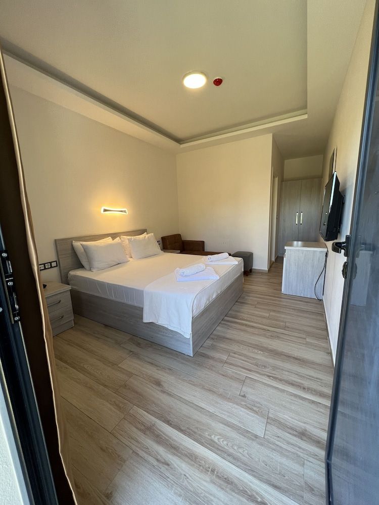 Life Point Hotel 1