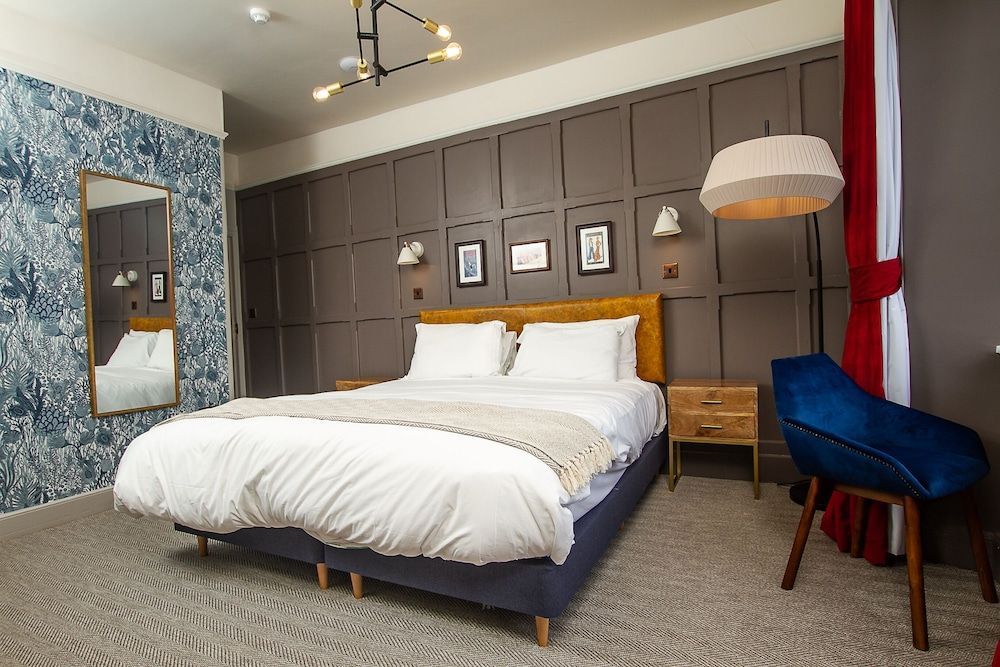 The West Bay Hotel 2