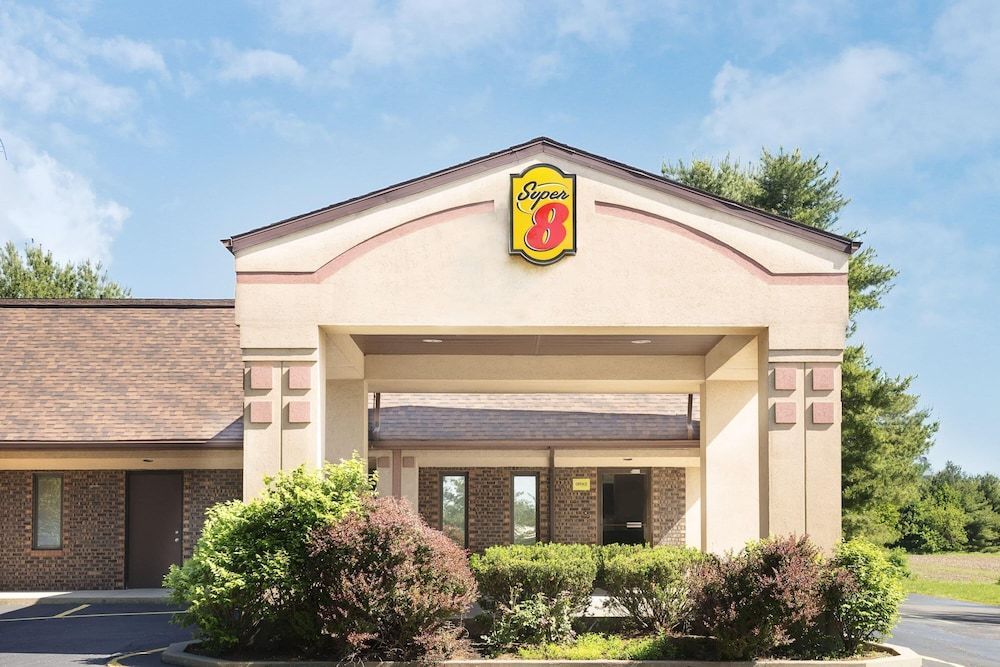 Super 8 by Wyndham Taylorville IL 1