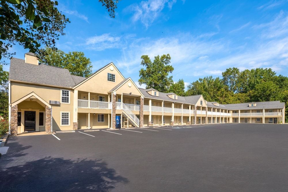 Days Inn by Wyndham Canton 1