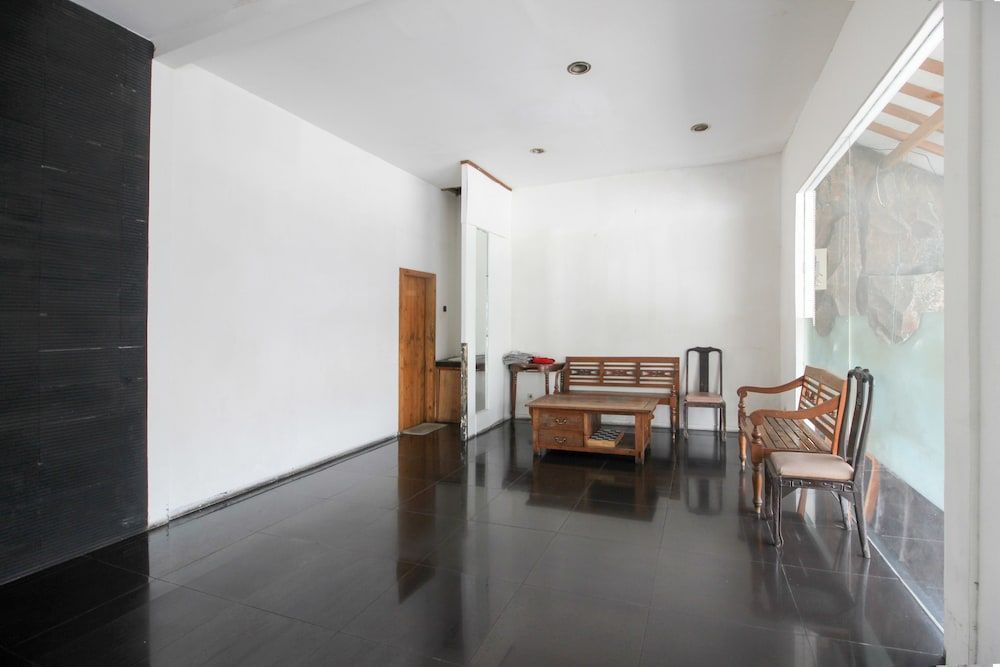 RedDoorz near RS Sarjito Yogyakarta 2 2