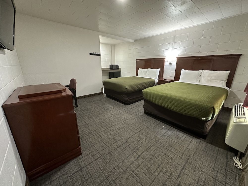 Llano Motel 2