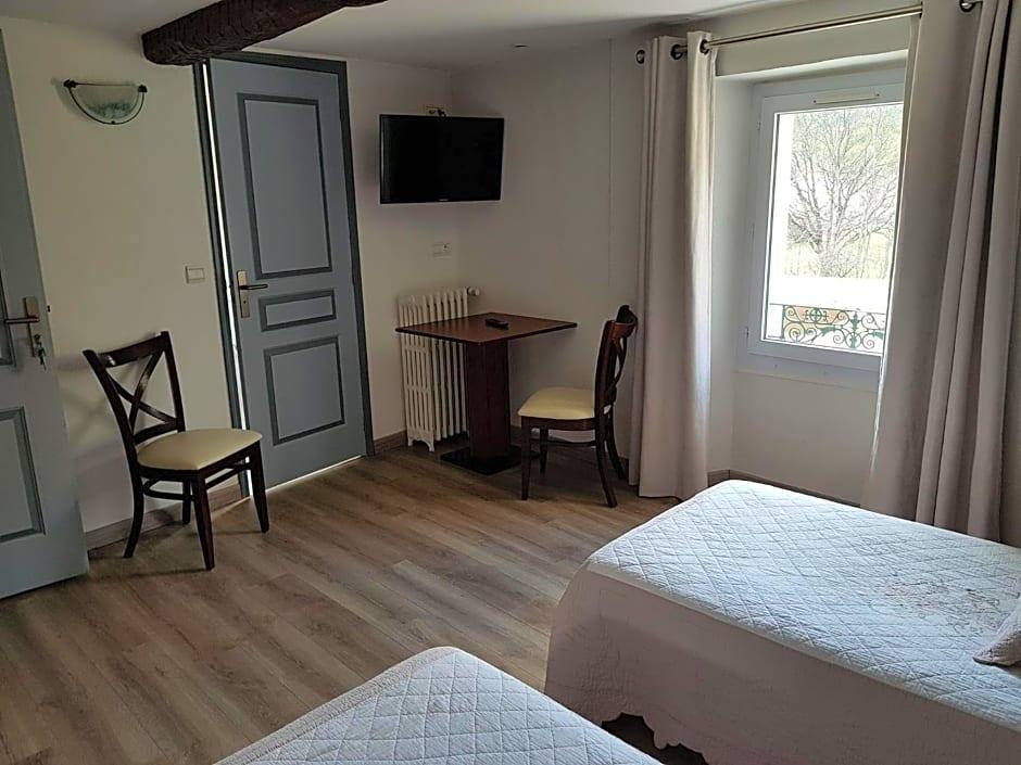 Hôtel Restaurant Le Lachens 1