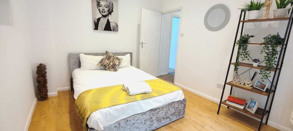 3 Bed Flat Liverpool st Spitalfields 2