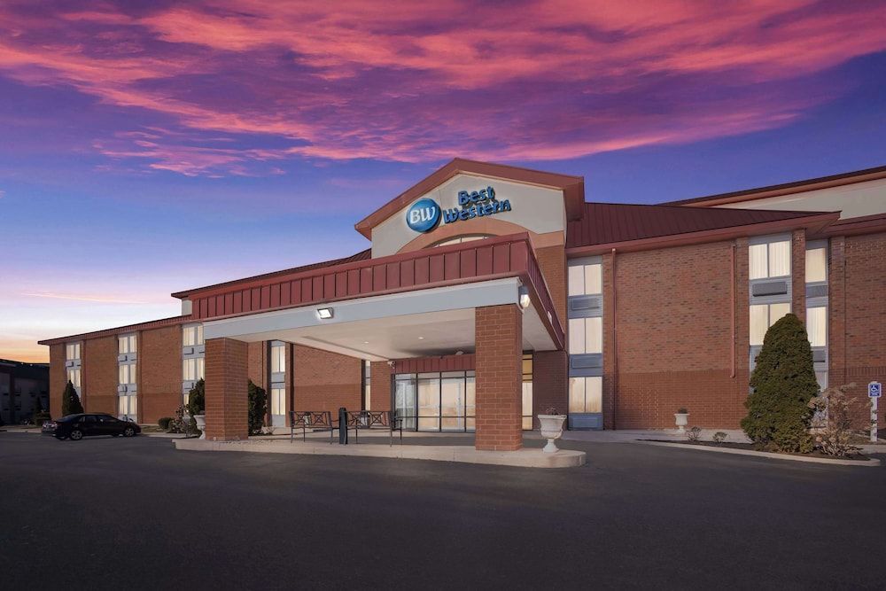 Best Western Luxbury Inn Fort Wayne 1