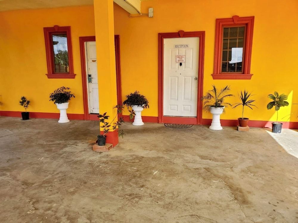 Studio 27 Inn 2