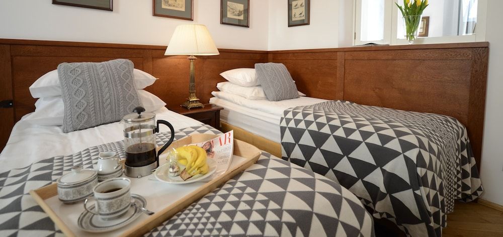 Crystal Suites Old Town 1
