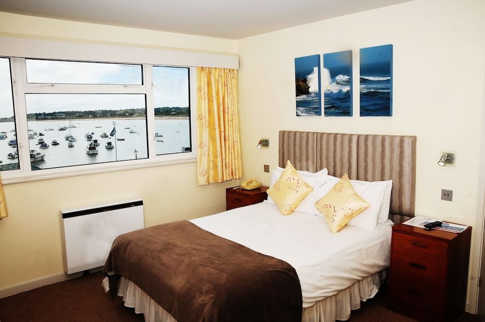 Dolphin Hotel 2