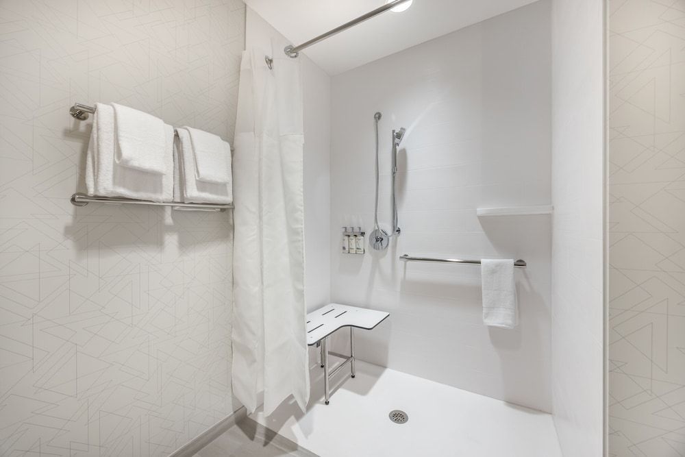 Holiday Inn Express & Suites Nashville West End - Univ Area by IHG 1
