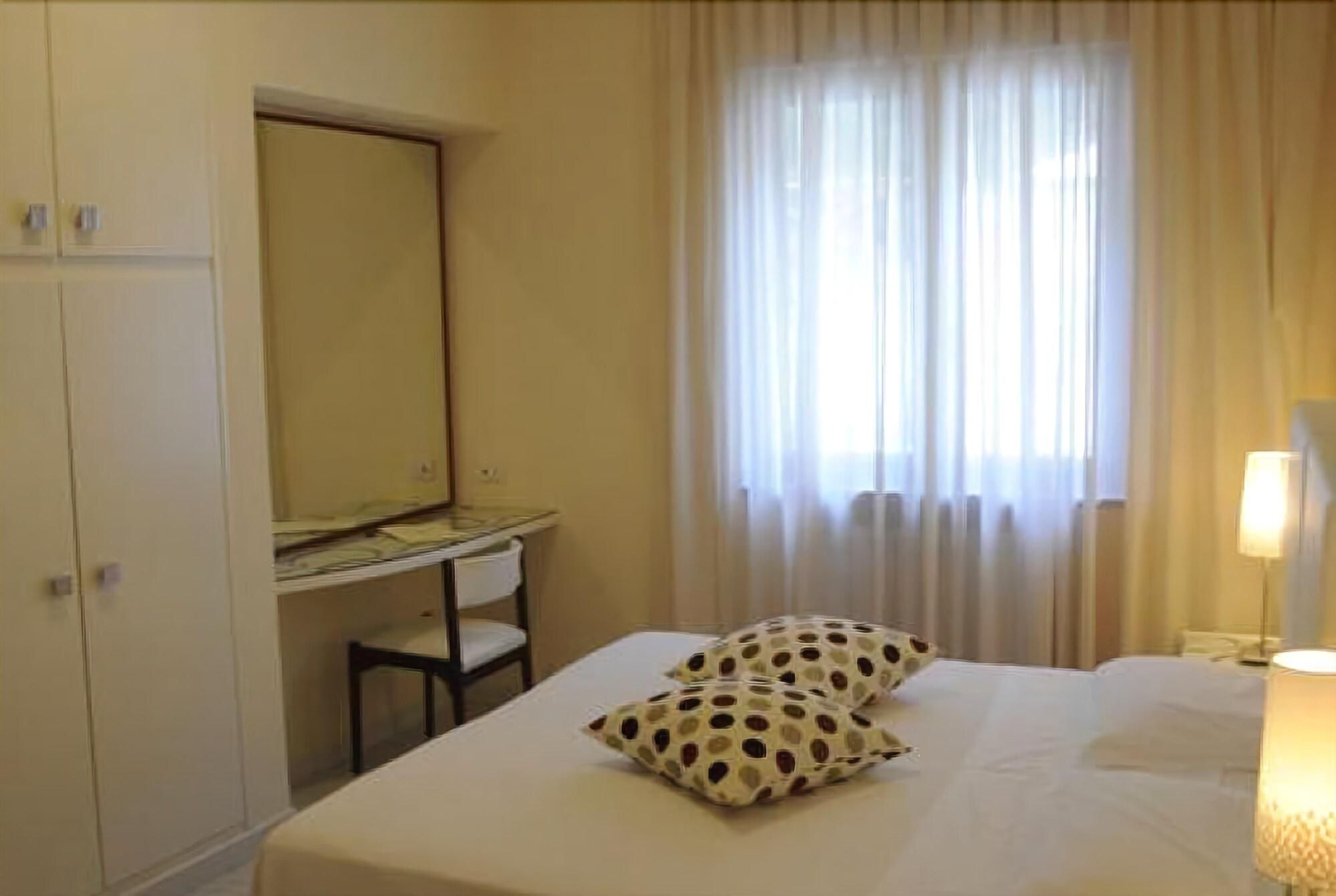 Via Capo Rooms 2