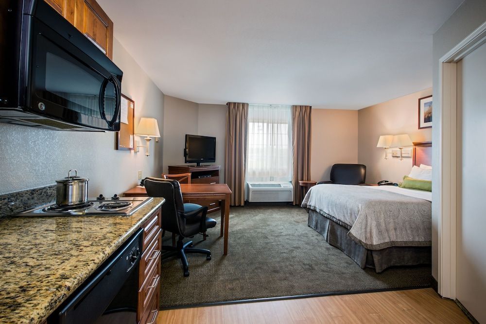 Candlewood Suites PERRYSBURG by IHG 2