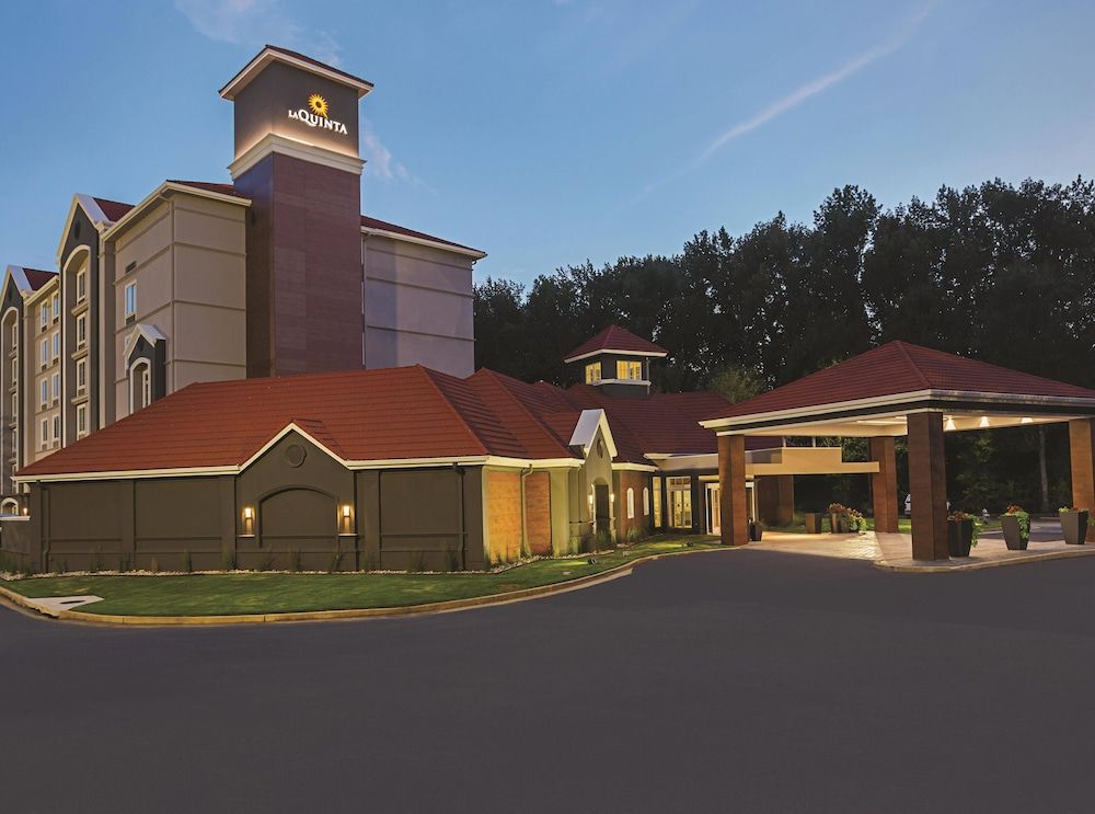 La Quinta by Wyndham Atlanta Alpharetta 1