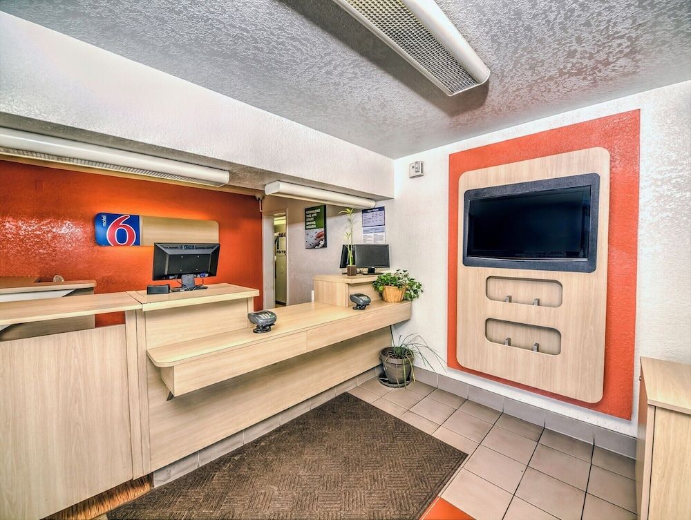 Motel 6 Colorado Springs, CO – South/Metro Area 2