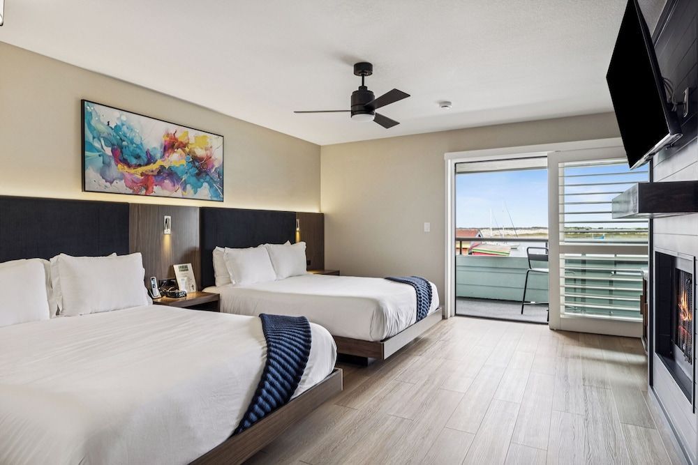 456 Embarcadero Inn & Suites 1