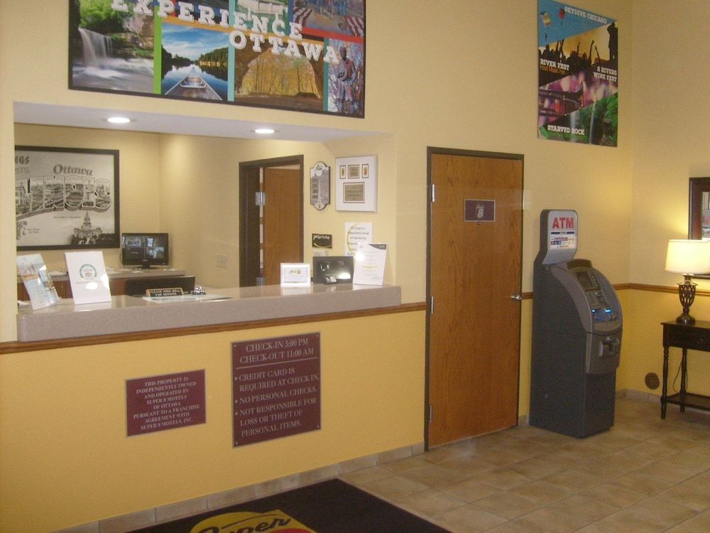 Super 8 by Wyndham Ottawa Starved Rock 2