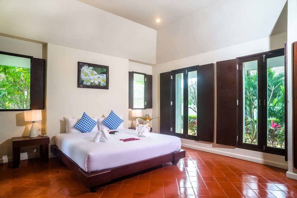 The Hive Hotel 2