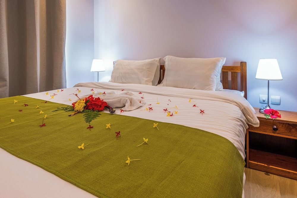 CRYSTAL SHORES Self Catering Apartments - Beau Vallon, Seychelles 1