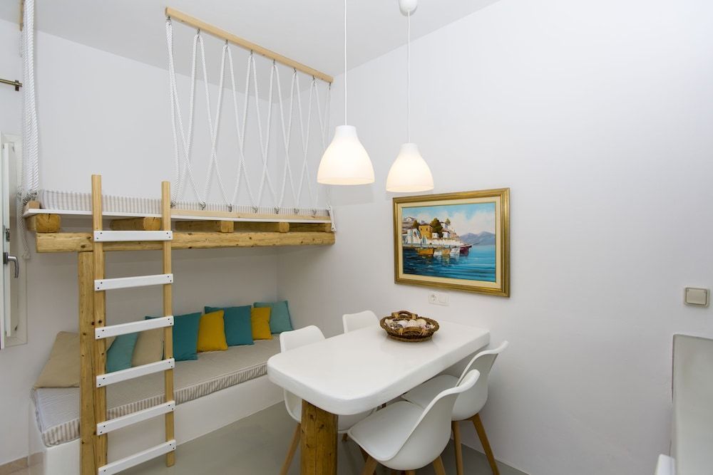 Valena Mare Suites & Apartments 2