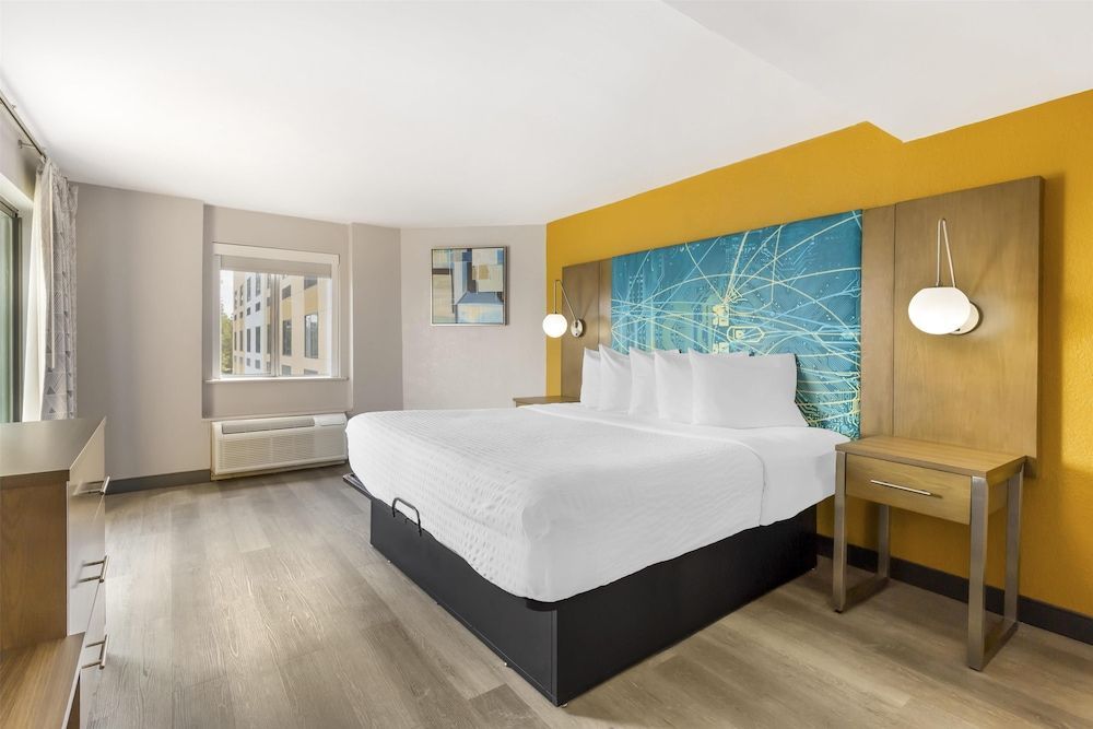 Best Western Plus Raleigh Crabtree Valley Hotel 1