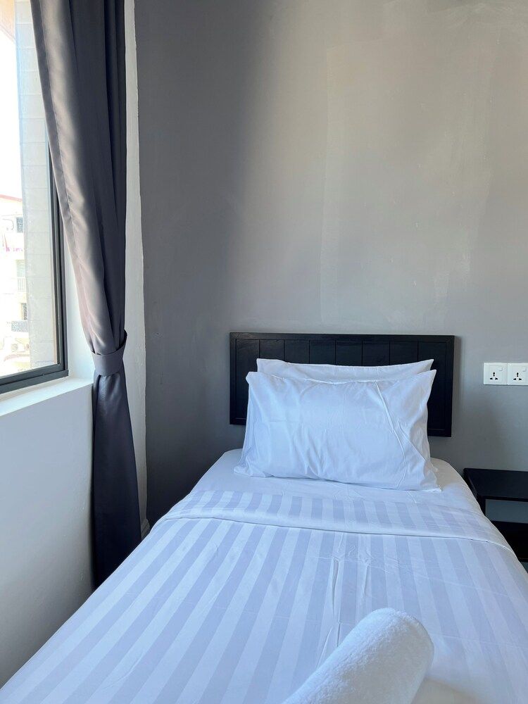 Quee Hotel 2