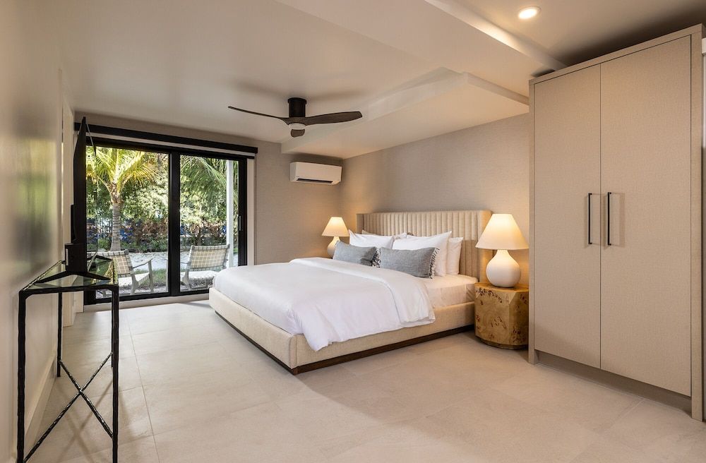 Pines & Palms Resort 2