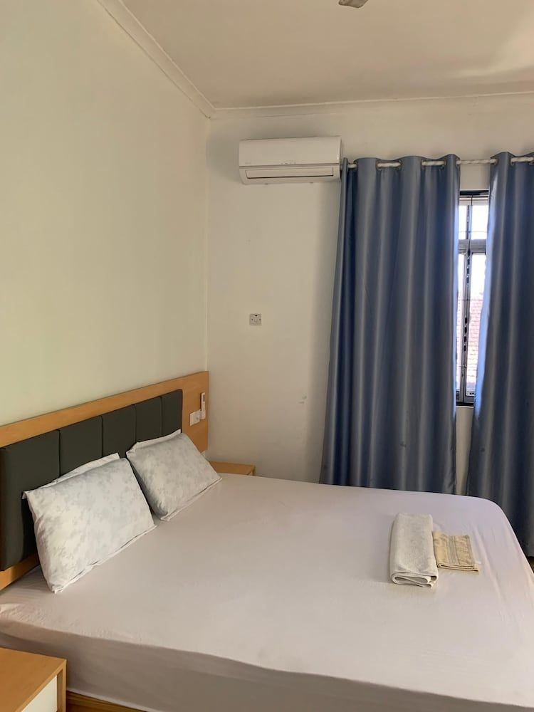Huasheng Hotel 1