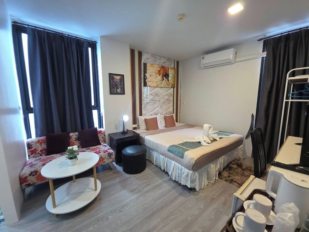 The Nice Patong Hotel 1