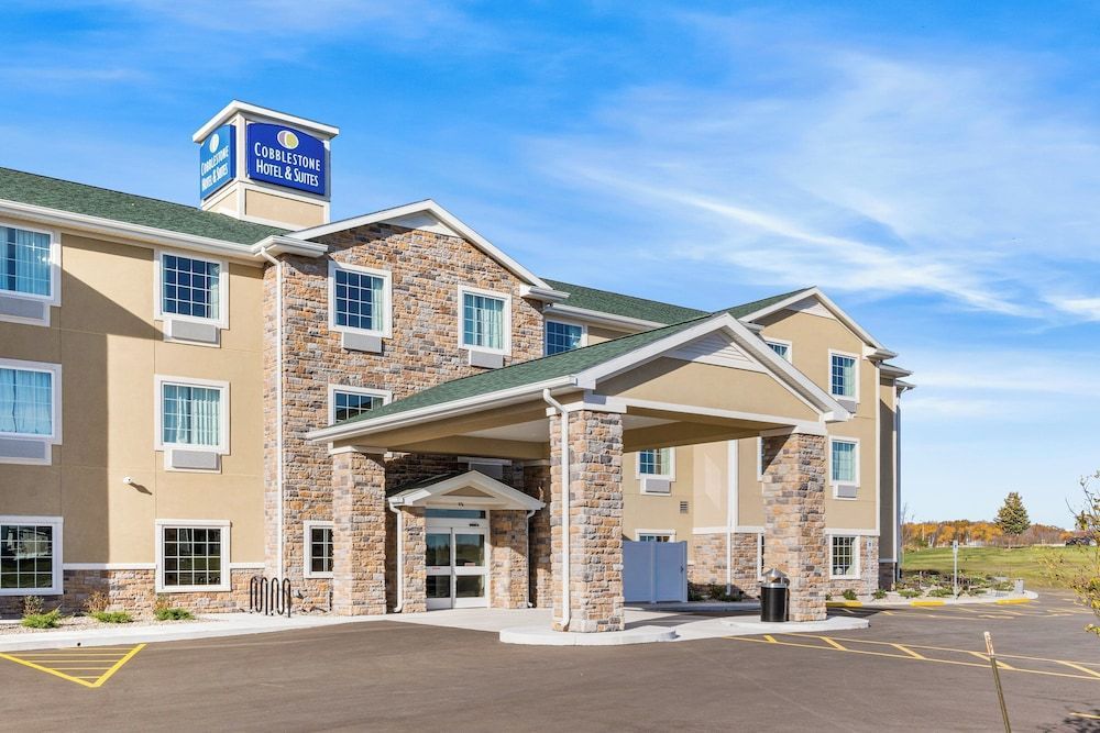 Cobblestone Hotel & Suites Denmark - Green Bay 1