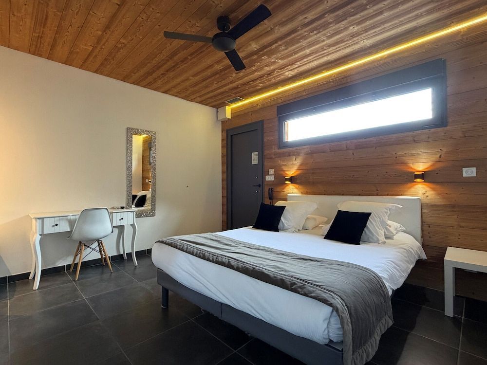Bio-Motel 1