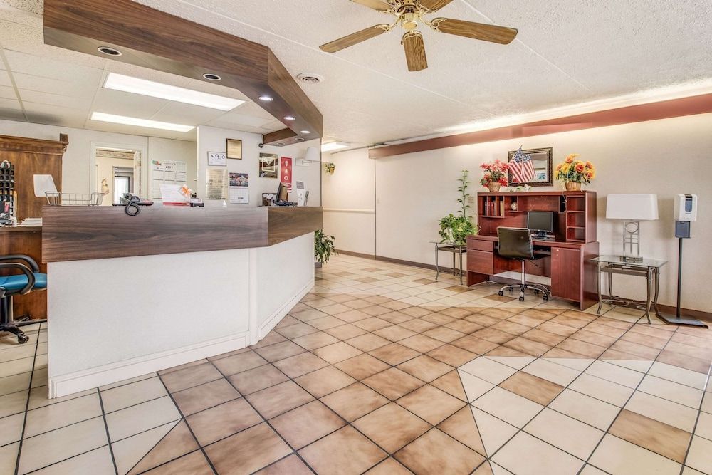 Econo Lodge Eden 2