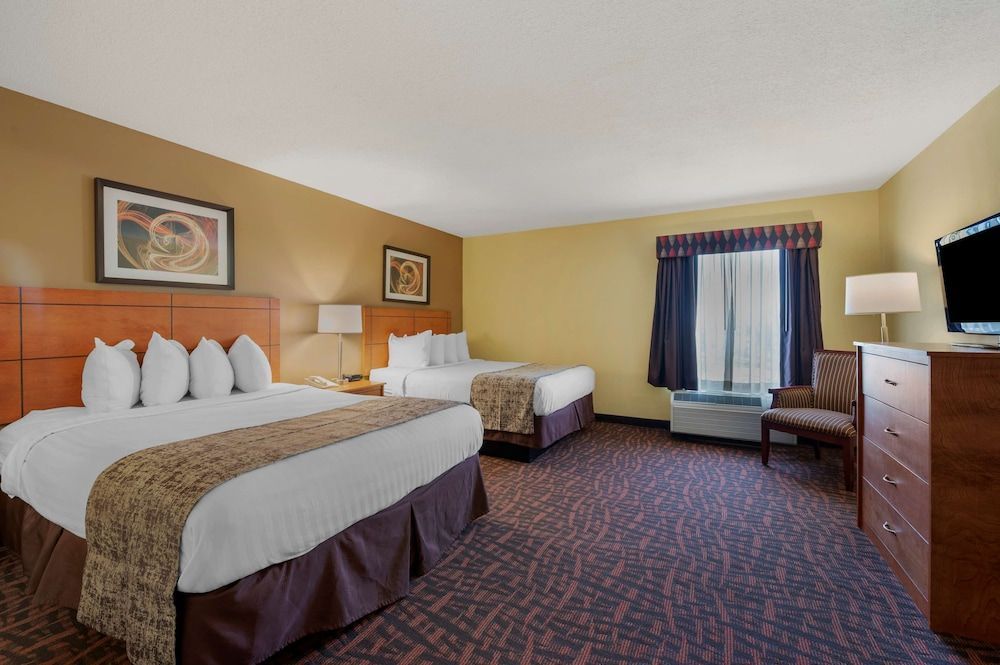 Best Western Louisville East Inn & Suites 1
