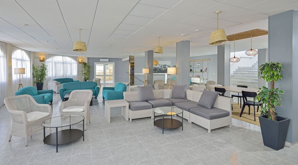 SOL by Meliá Lunamar Palmanova Apartamentos - Adults Only 2