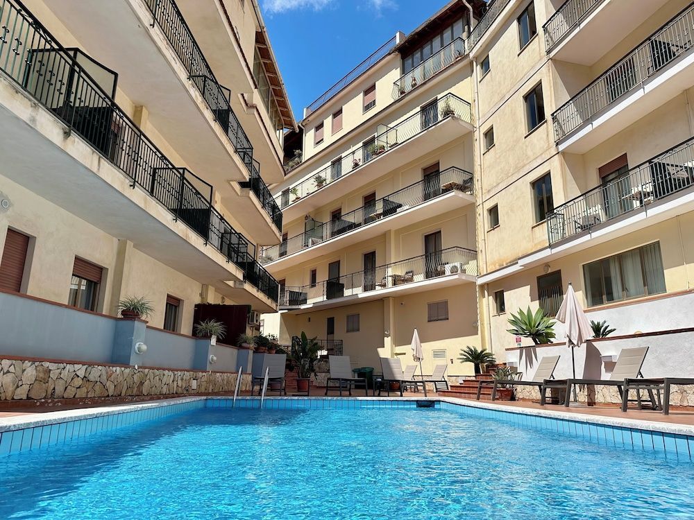 Hotel Soleado 1