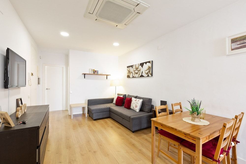 Stay Unique Apartments Urgell 2