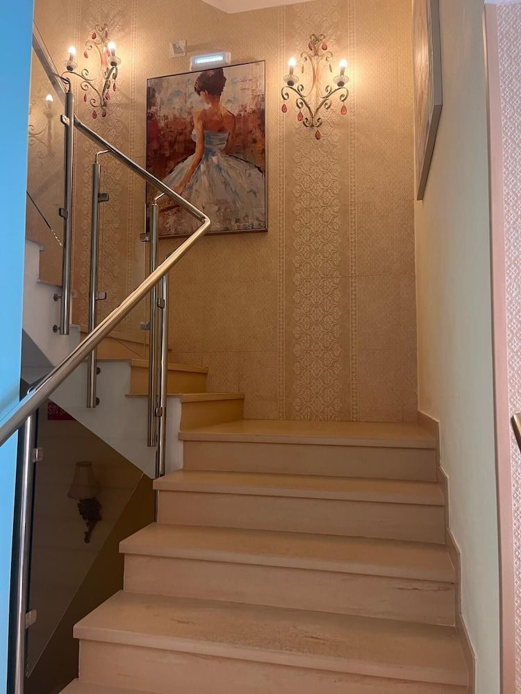 Hostal Flor de Lis - Lojo 2