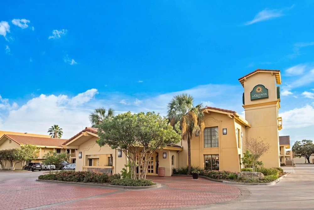 La Quinta Inn by Wyndham San Antonio Market Square 1