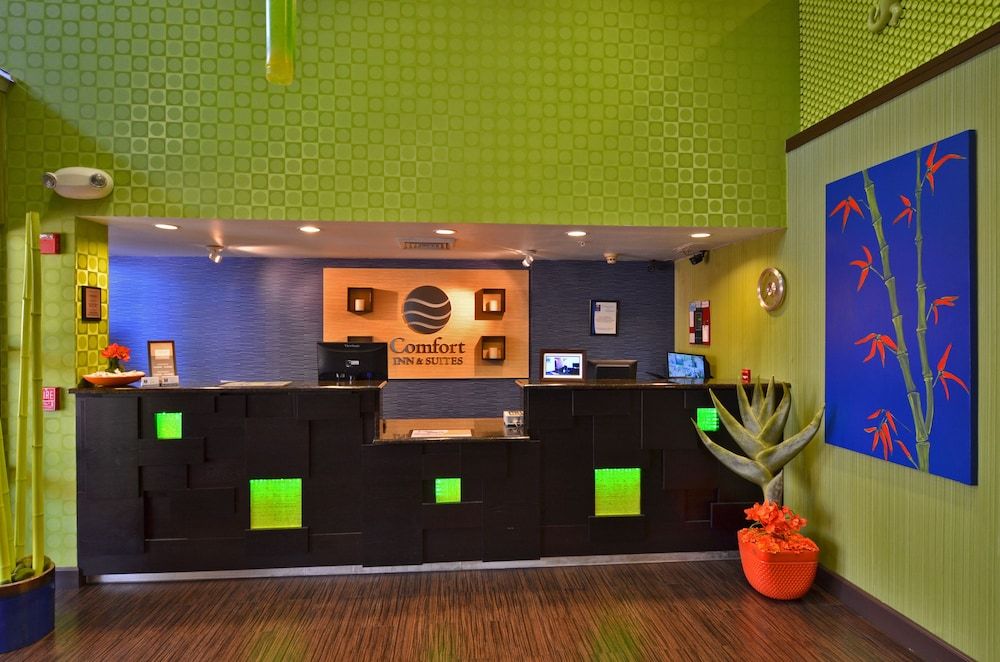Comfort Inn & Suites Lantana - West Palm Beach South 2