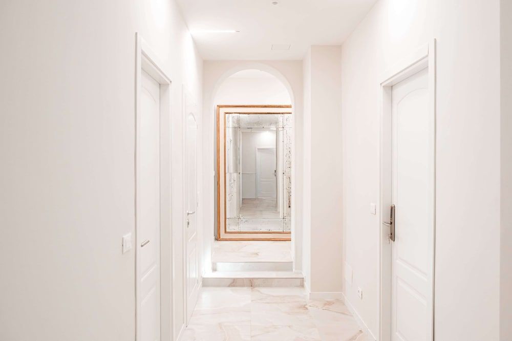 Avenue Suites 2