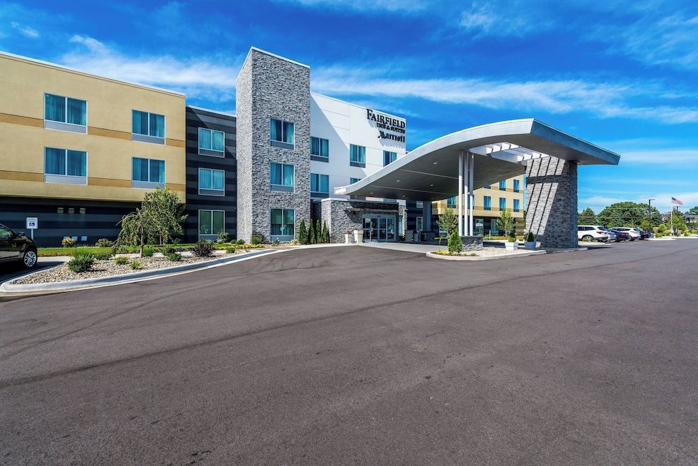 Fairfield Inn & Suites by Marriott St. Joseph Stevensville 1